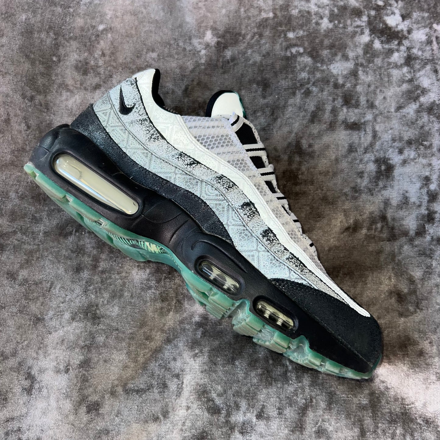 AIRMAX 95 DAY OF THE DEAD UK9.5