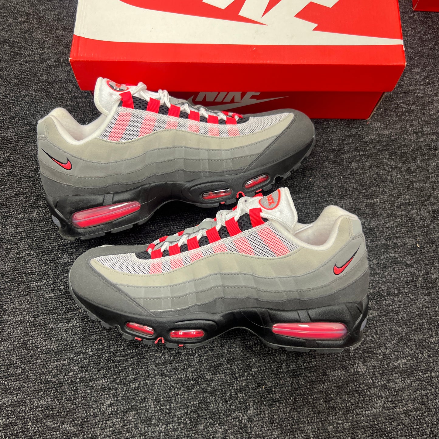 AIRMAX 95 SOLAR RED UK9