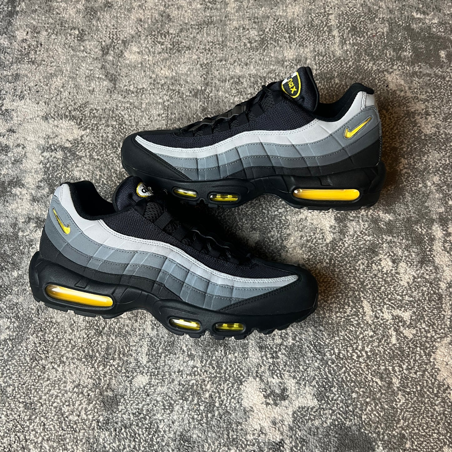 AIRMAX 95 BATMAN 2019 SIZE 10.5