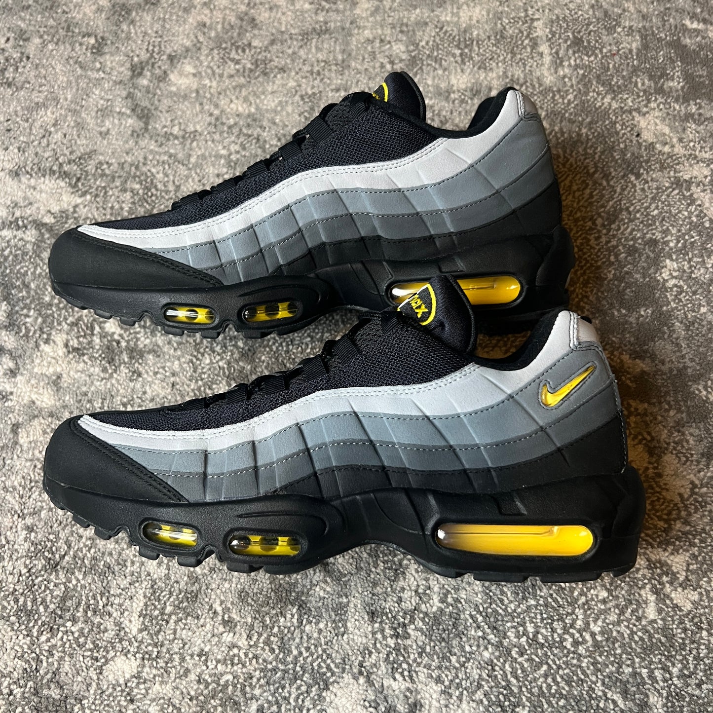 AIRMAX 95 BATMAN 2019 SIZE 10.5